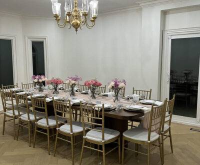 Table setting & gold chiavari