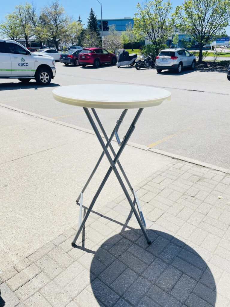 32_ CRUISER TABLE - Meadowvale Party Rentals