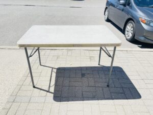 4FT RECTANGLE TABLE
