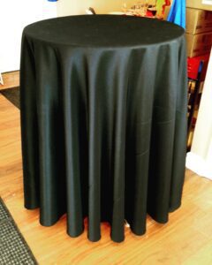 Round Cruiser Table with round linen